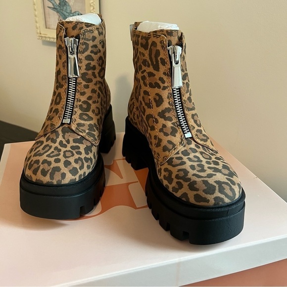 NWT Gianni Bini Leopard Suede Leather Lug Sole Zipper Front Combat Boot Size 6.5 - Picture 6 of 16